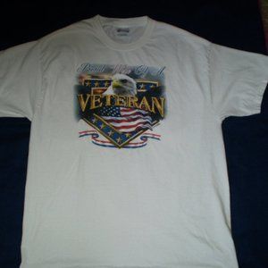SIZE: XL~"PROUD WIFE OF A VETERAN" TEE~NEW
